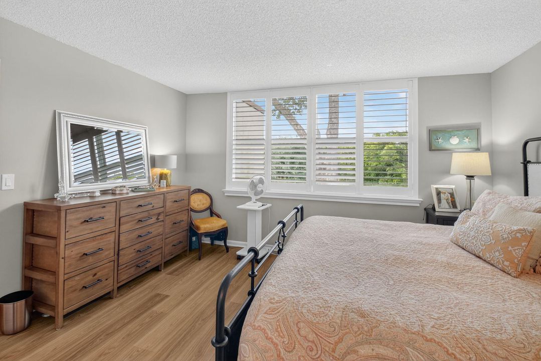 Active With Contract: $175,000 (2 beds, 2 baths, 1005 Square Feet)