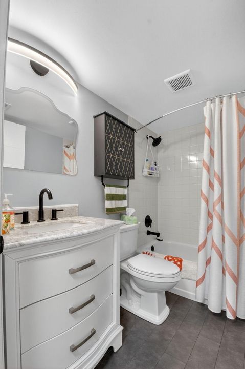 Active With Contract: $175,000 (2 beds, 2 baths, 1005 Square Feet)