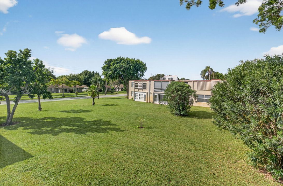 Active With Contract: $175,000 (2 beds, 2 baths, 1005 Square Feet)