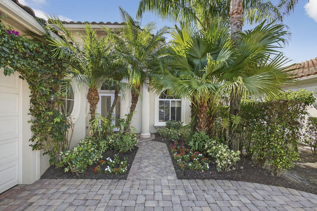 For Sale: $1,599,000 (3 beds, 3 baths, 2500 Square Feet)