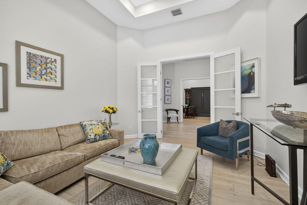 For Sale: $1,599,000 (3 beds, 3 baths, 2500 Square Feet)