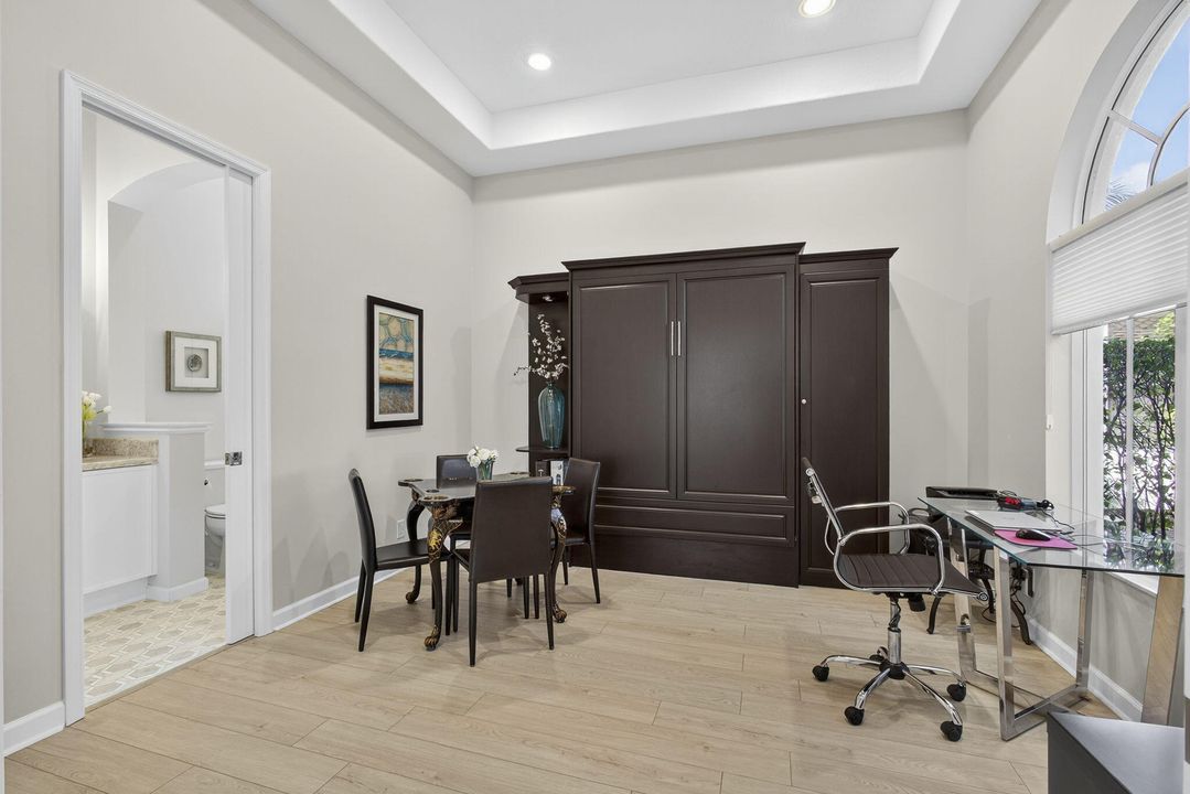 For Sale: $1,599,000 (3 beds, 3 baths, 2500 Square Feet)