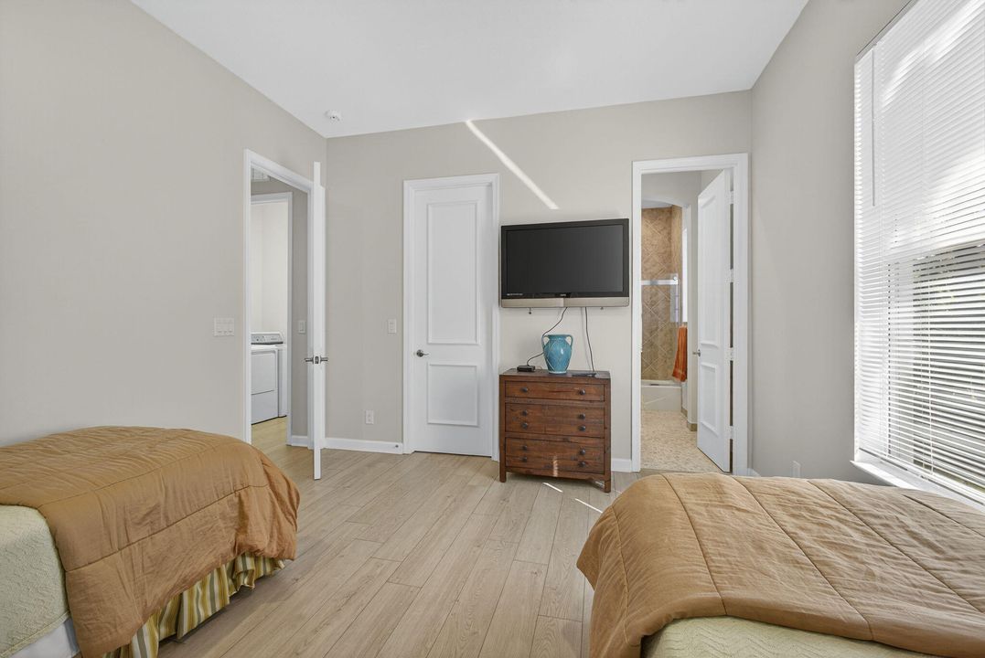 For Sale: $1,599,000 (3 beds, 3 baths, 2500 Square Feet)