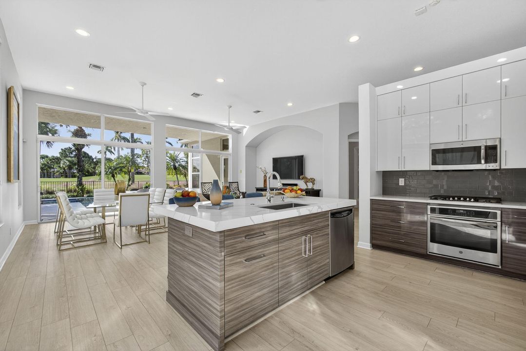 For Sale: $1,599,000 (3 beds, 3 baths, 2500 Square Feet)