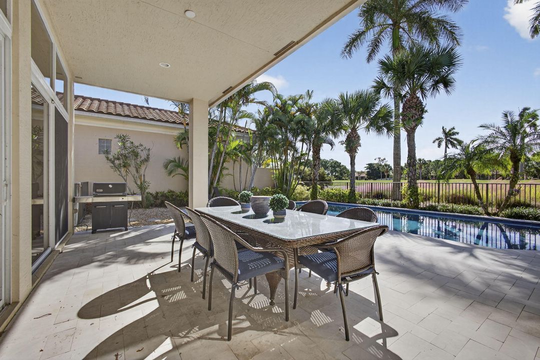 For Sale: $1,599,000 (3 beds, 3 baths, 2500 Square Feet)