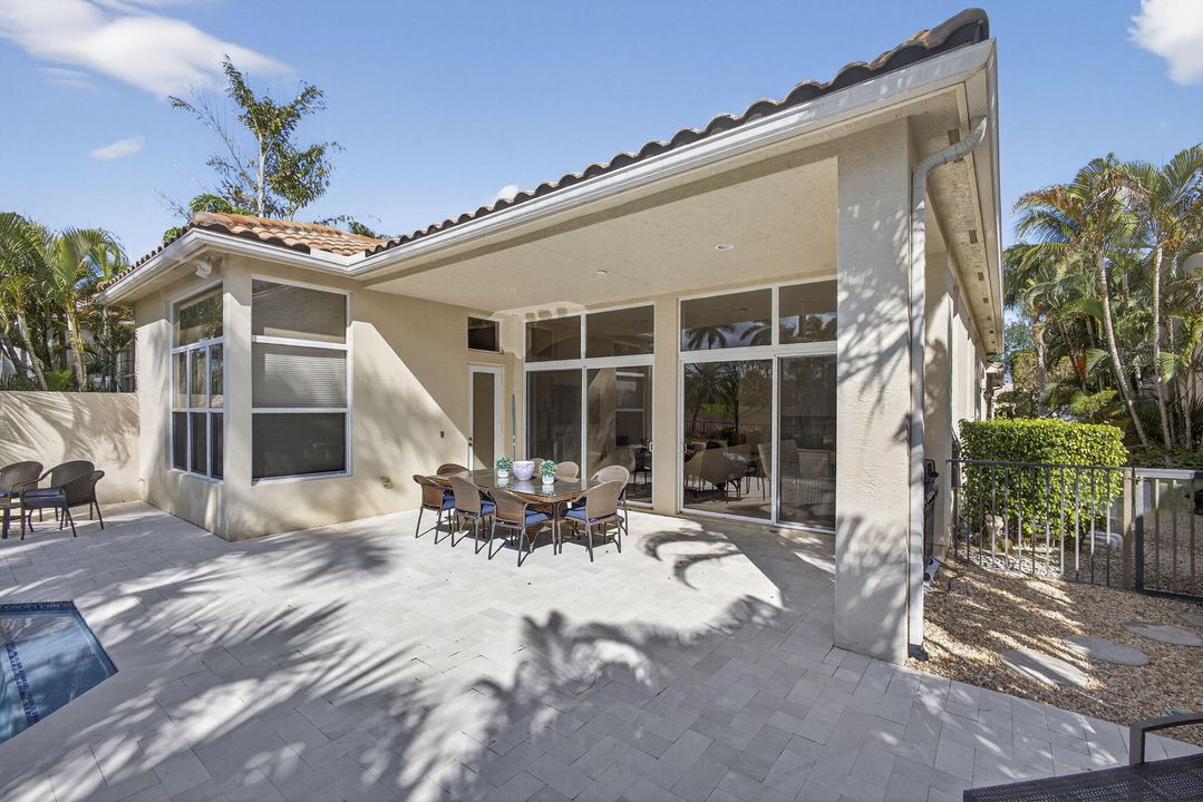 For Sale: $1,599,000 (3 beds, 3 baths, 2500 Square Feet)