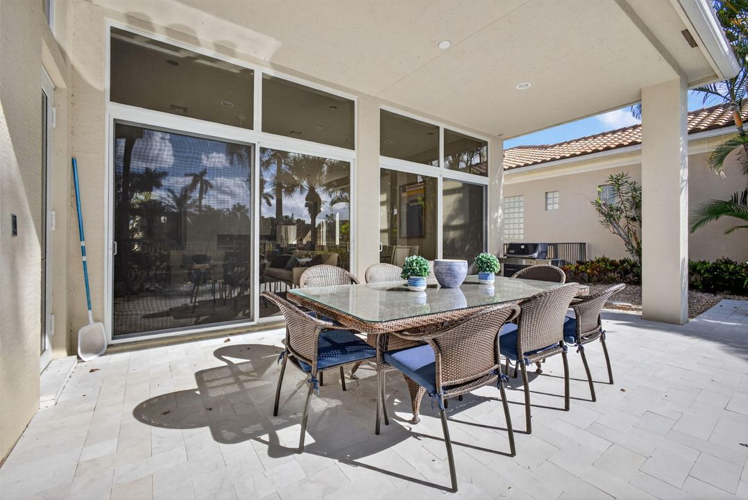 For Sale: $1,599,000 (3 beds, 3 baths, 2500 Square Feet)