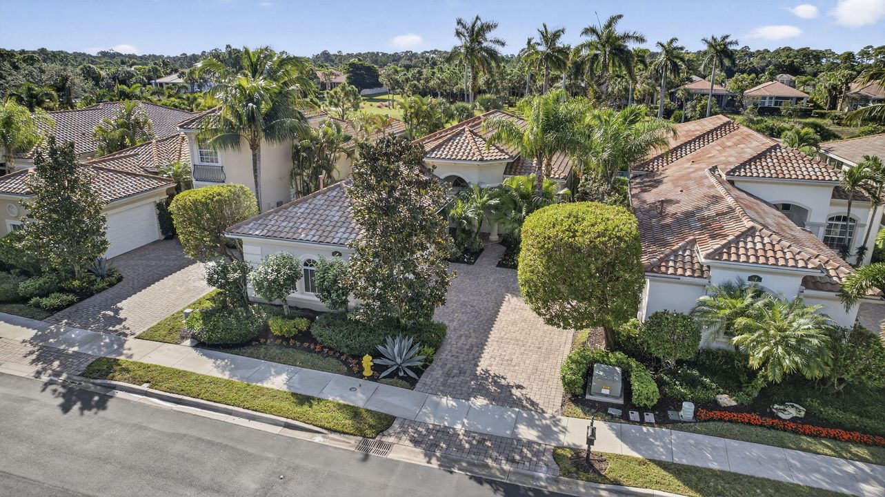 For Sale: $1,599,000 (3 beds, 3 baths, 2500 Square Feet)