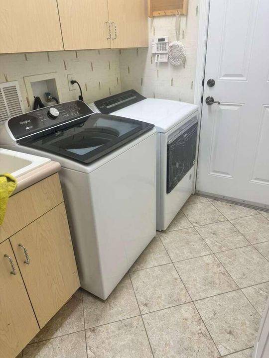 На продажу: $529,900 (3 спален, 2 ванн, 2531 Квадратных фут)