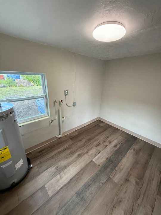 For Sale: $335,000 (3 beds, 2 baths, 1616 Square Feet)