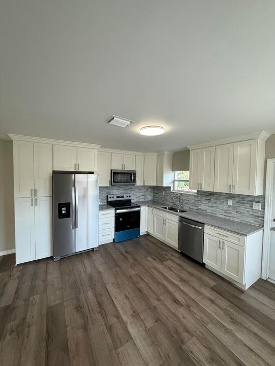 For Sale: $335,000 (3 beds, 2 baths, 1616 Square Feet)