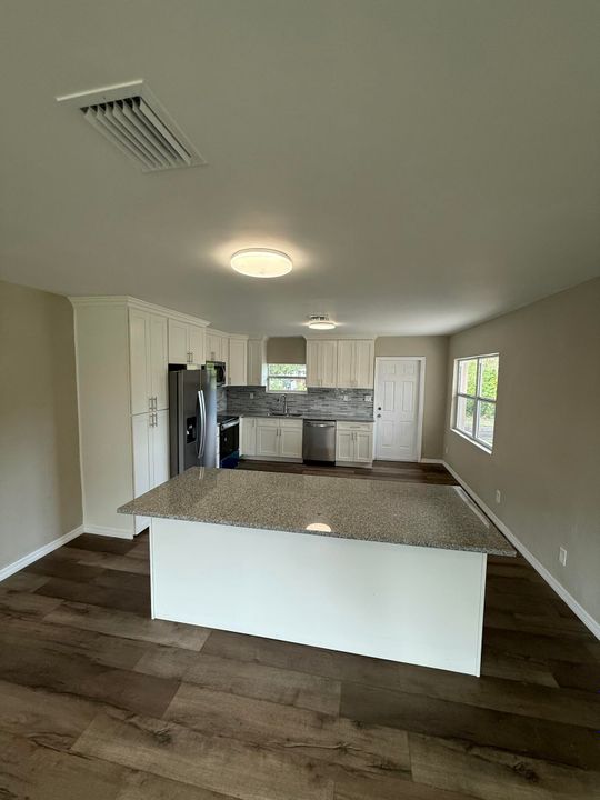 For Sale: $335,000 (3 beds, 2 baths, 1616 Square Feet)