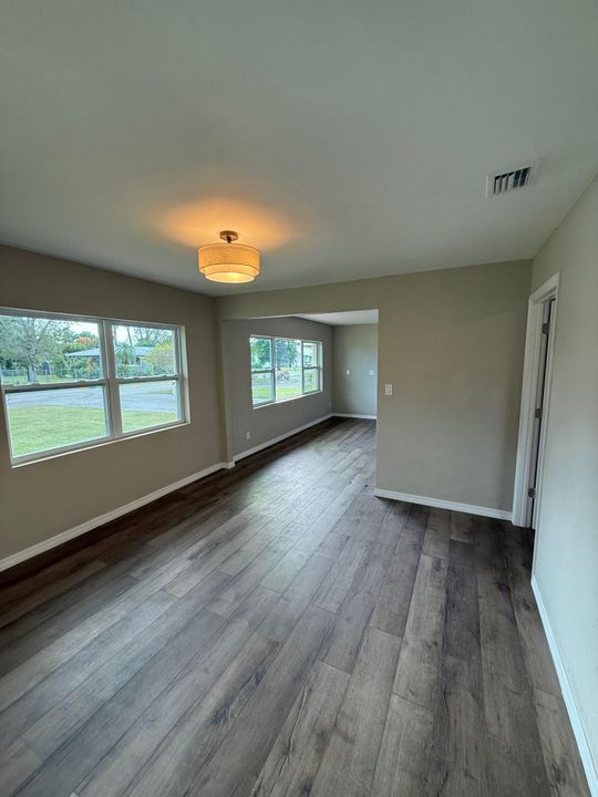 For Sale: $335,000 (3 beds, 2 baths, 1616 Square Feet)