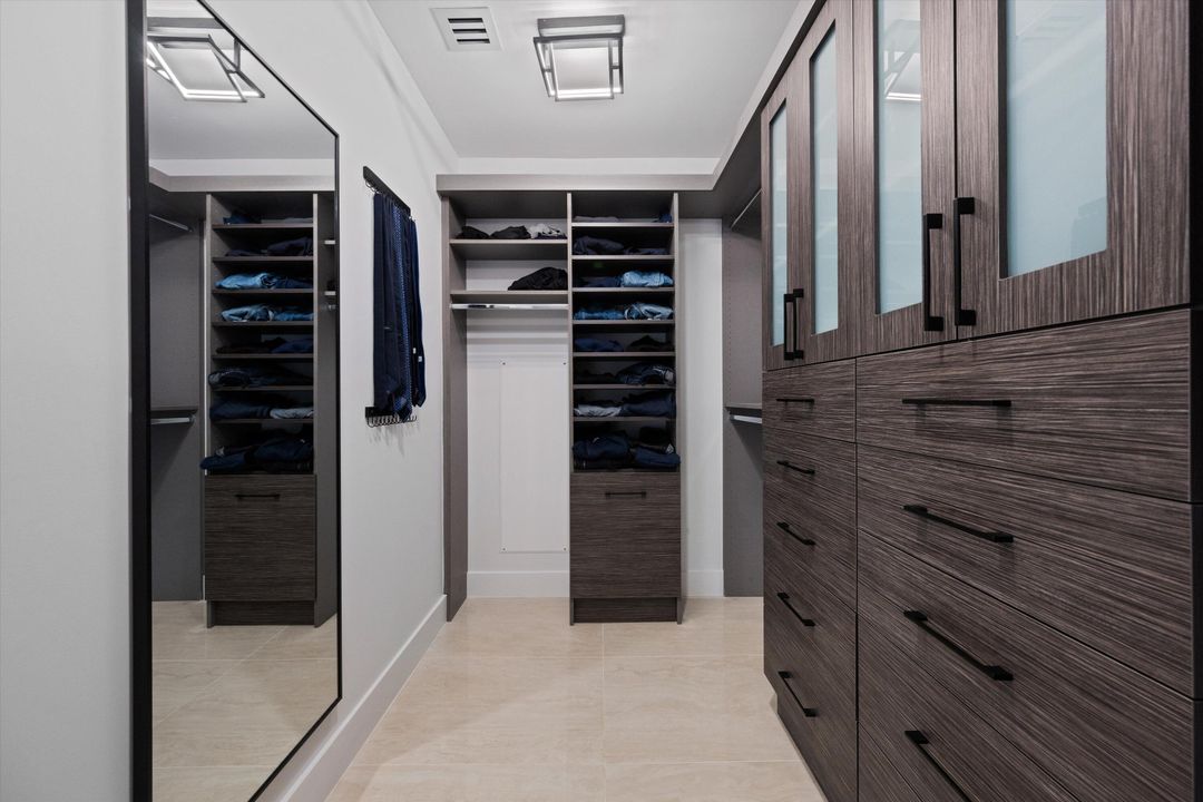 En Venta: $3,500,000 (2 camas, 2 baños, 2525 Pies cuadrados)