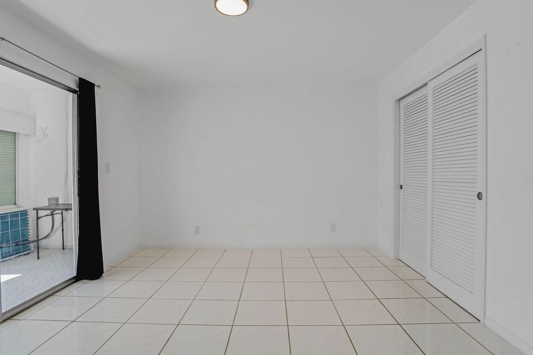 For Sale: $132,000 (1 beds, 1 baths, 676 Square Feet)
