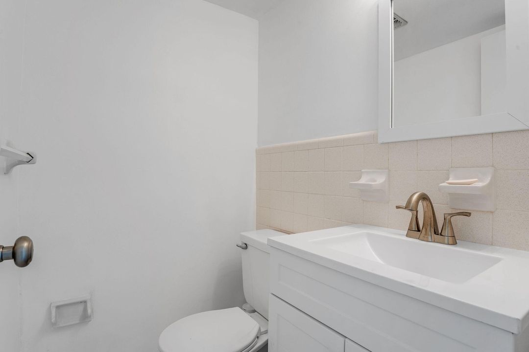 For Sale: $132,000 (1 beds, 1 baths, 676 Square Feet)