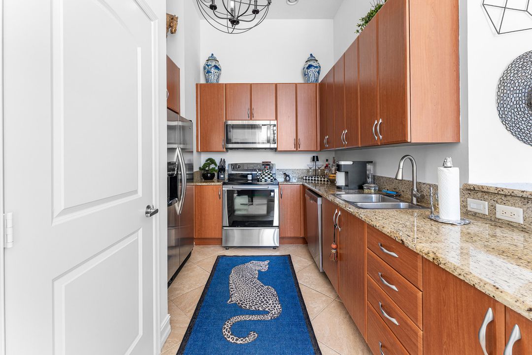 Active With Contract: $4,500 (2 beds, 2 baths, 1208 Square Feet)