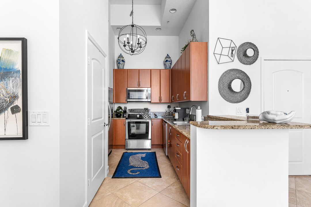 Active With Contract: $4,500 (2 beds, 2 baths, 1208 Square Feet)