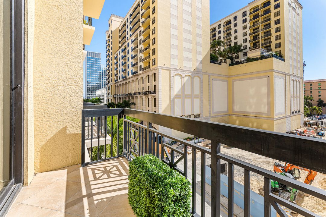 Active With Contract: $4,500 (2 beds, 2 baths, 1208 Square Feet)