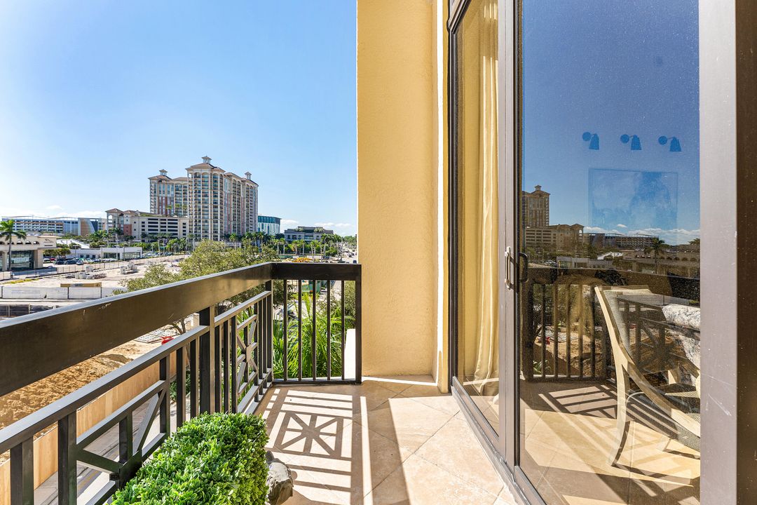 Active With Contract: $4,500 (2 beds, 2 baths, 1208 Square Feet)