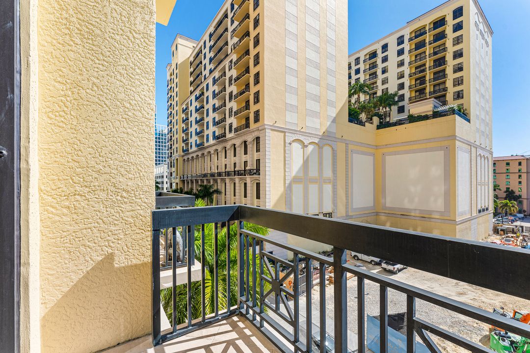 Active With Contract: $4,500 (2 beds, 2 baths, 1208 Square Feet)