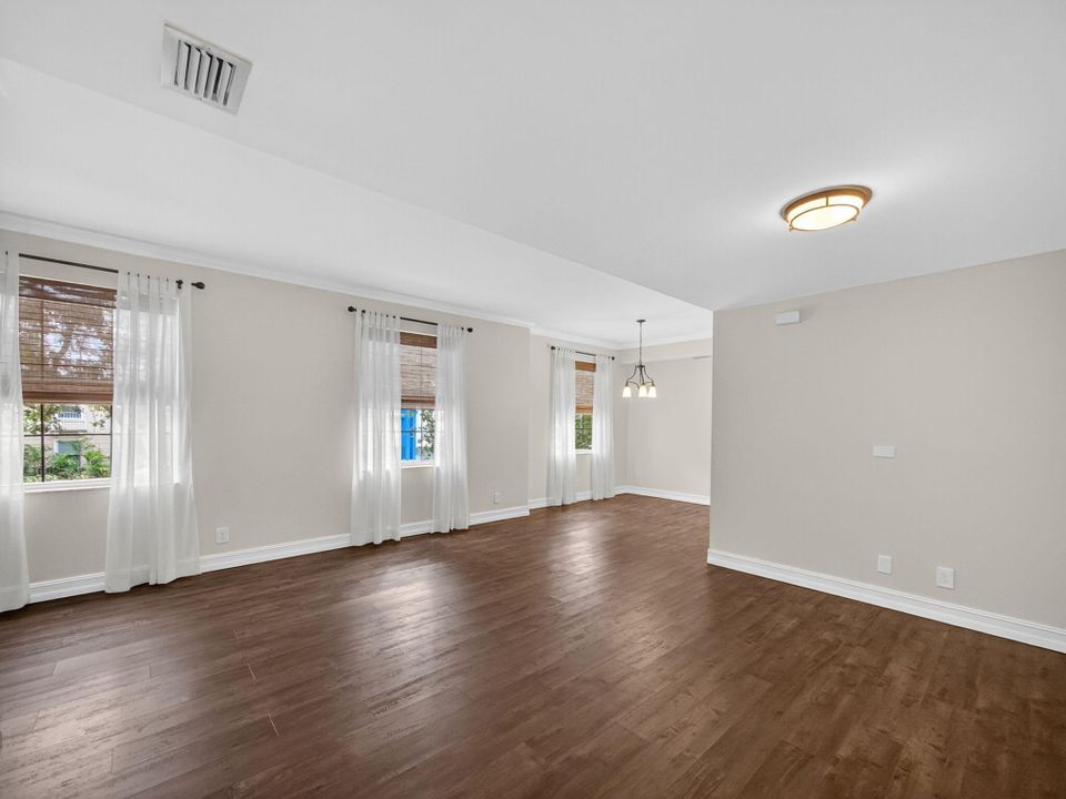 Active With Contract: $615,000 (2 beds, 2 baths, 1554 Square Feet)