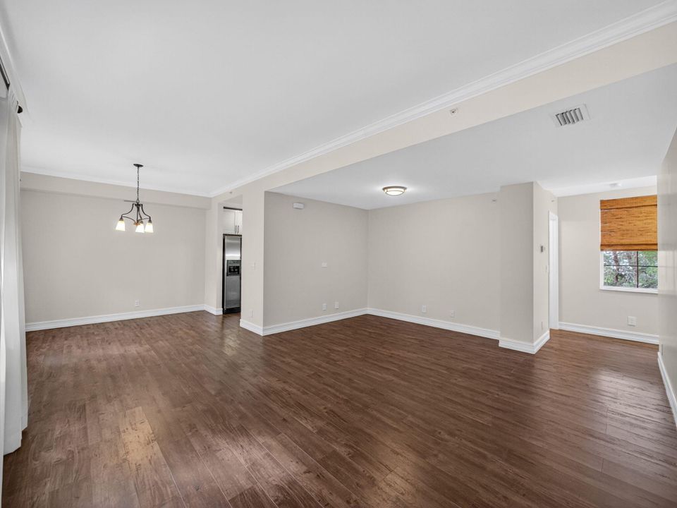 Active With Contract: $615,000 (2 beds, 2 baths, 1554 Square Feet)