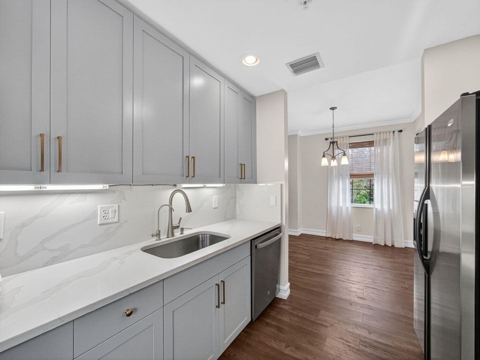 Active With Contract: $615,000 (2 beds, 2 baths, 1554 Square Feet)