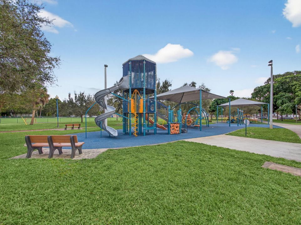 Active With Contract: $615,000 (2 beds, 2 baths, 1554 Square Feet)