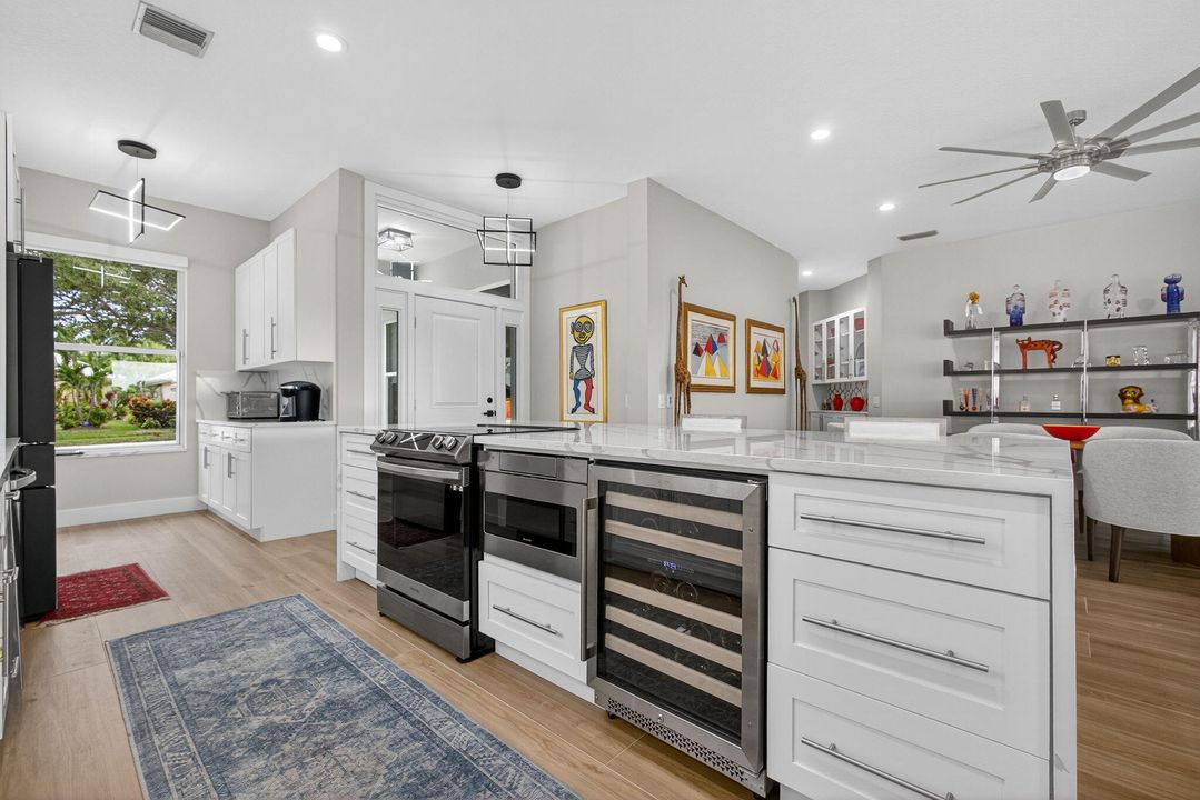 En Venta: $885,000 (3 camas, 2 baños, 1968 Pies cuadrados)