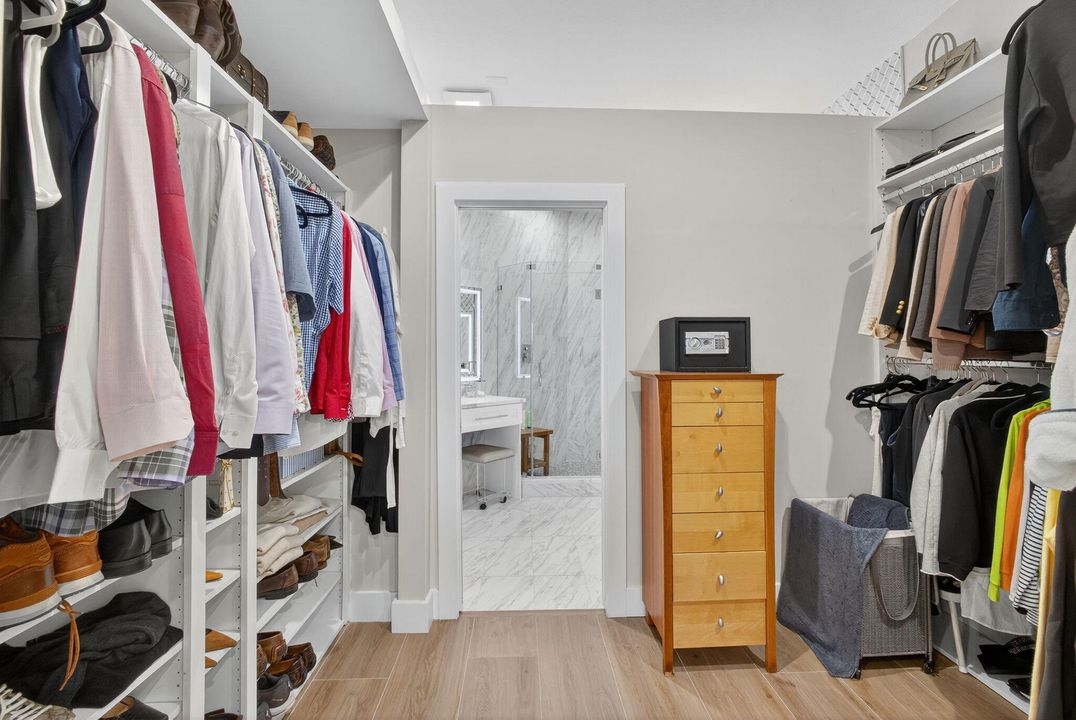 En Venta: $885,000 (3 camas, 2 baños, 1968 Pies cuadrados)