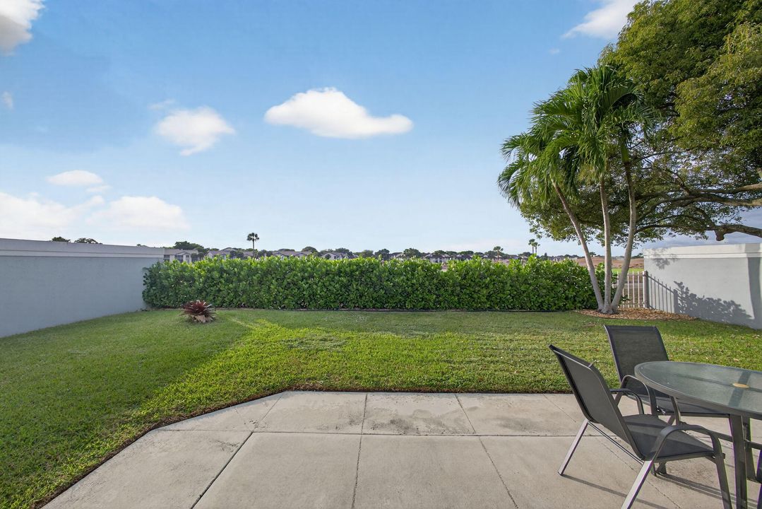 En Venta: $885,000 (3 camas, 2 baños, 1968 Pies cuadrados)