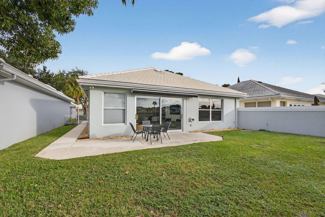 En Venta: $885,000 (3 camas, 2 baños, 1968 Pies cuadrados)