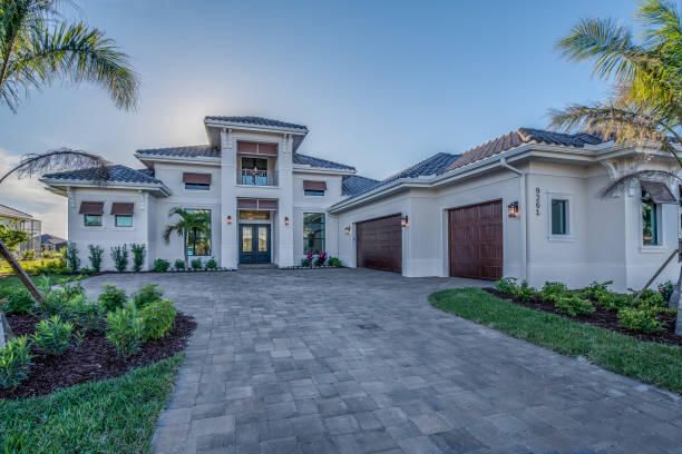 Active With Contract: $1,300,000 (3 beds, 2 baths, 1573 Square Feet)