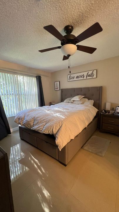 For Sale: $225,000 (2 beds, 1 baths, 1015 Square Feet)