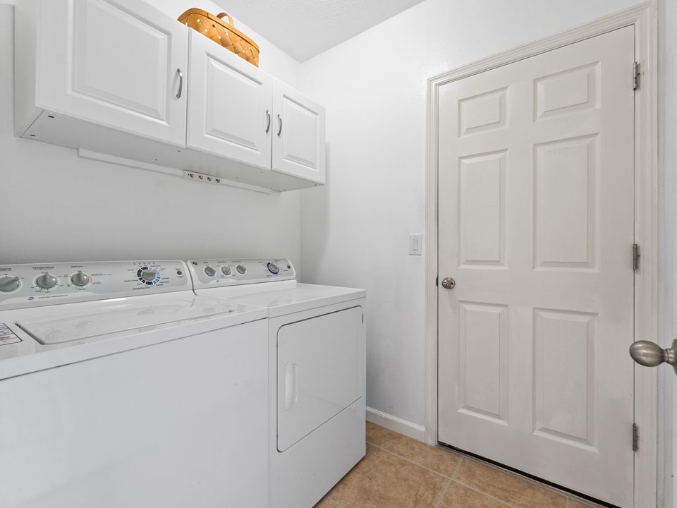 待售: $389,000 (4 贝兹, 2 浴室, 1935 平方英尺)