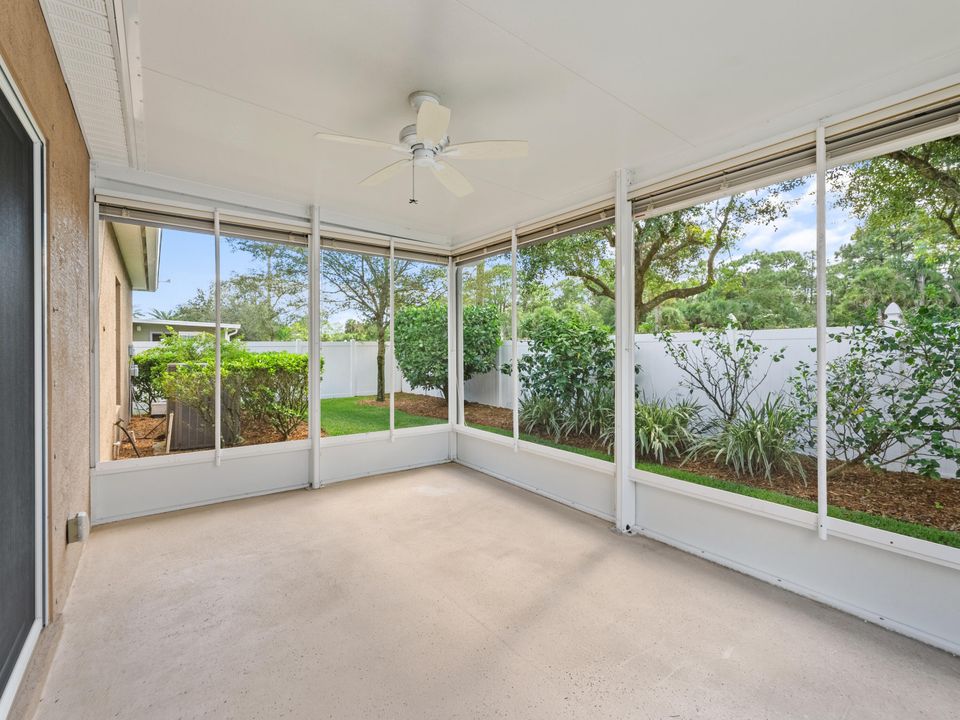 待售: $389,000 (4 贝兹, 2 浴室, 1935 平方英尺)