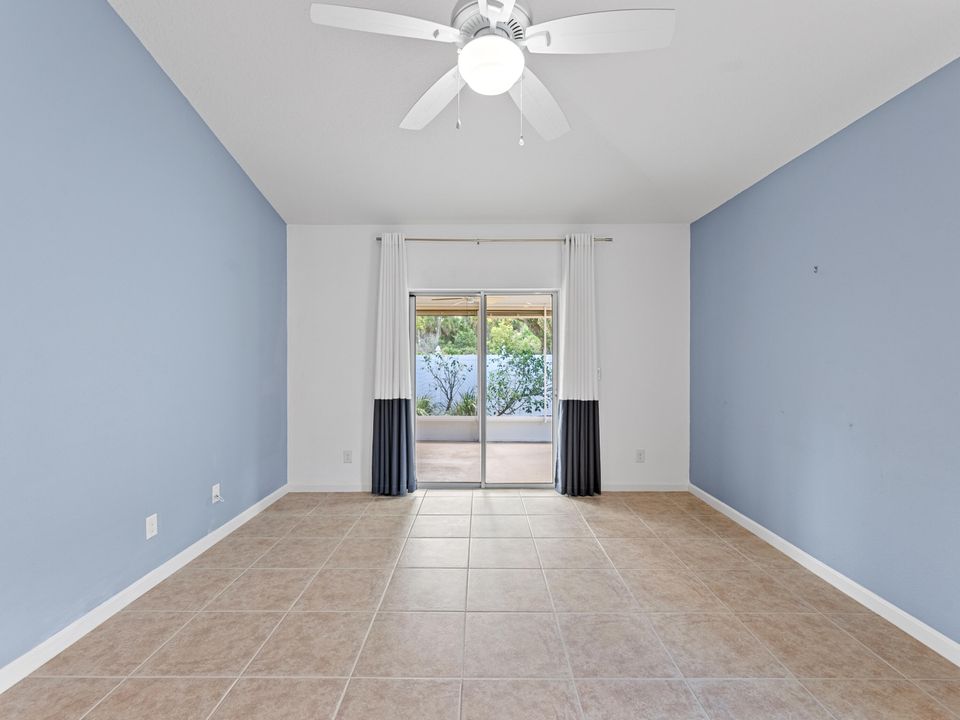 待售: $389,000 (4 贝兹, 2 浴室, 1935 平方英尺)