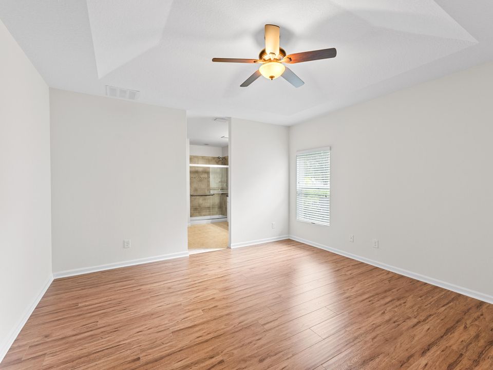 待售: $389,000 (4 贝兹, 2 浴室, 1935 平方英尺)