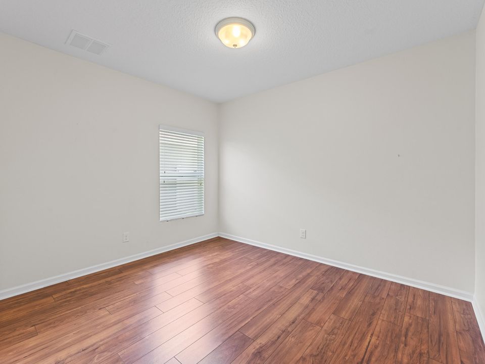 待售: $389,000 (4 贝兹, 2 浴室, 1935 平方英尺)