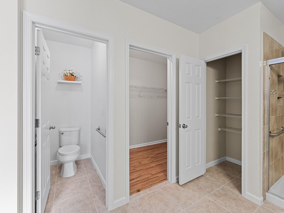 待售: $389,000 (4 贝兹, 2 浴室, 1935 平方英尺)