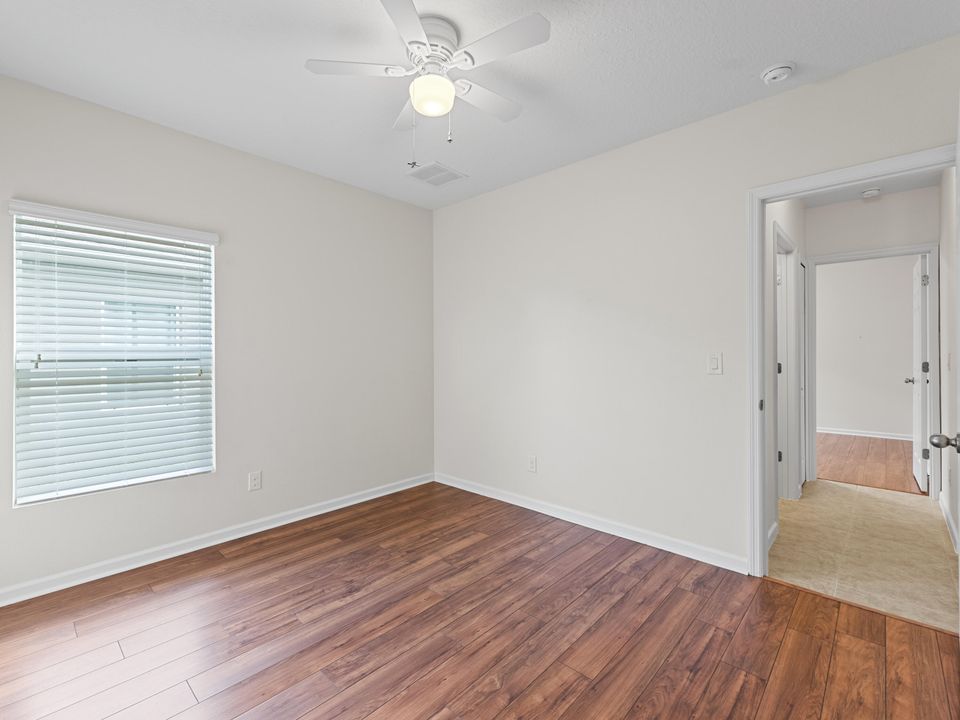 待售: $389,000 (4 贝兹, 2 浴室, 1935 平方英尺)