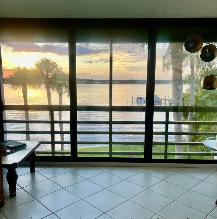 Activo con contrato: $340,000 (2 camas, 2 baños, 1394 Pies cuadrados)