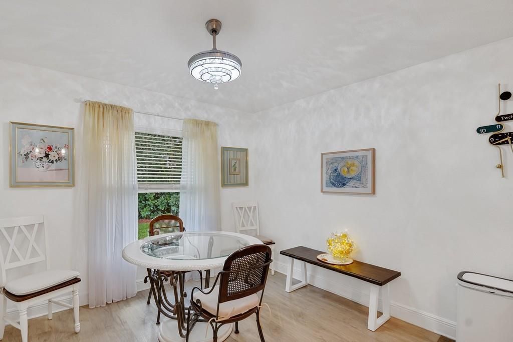 На продажу: $350,000 (3 спален, 2 ванн, 1512 Квадратных фут)