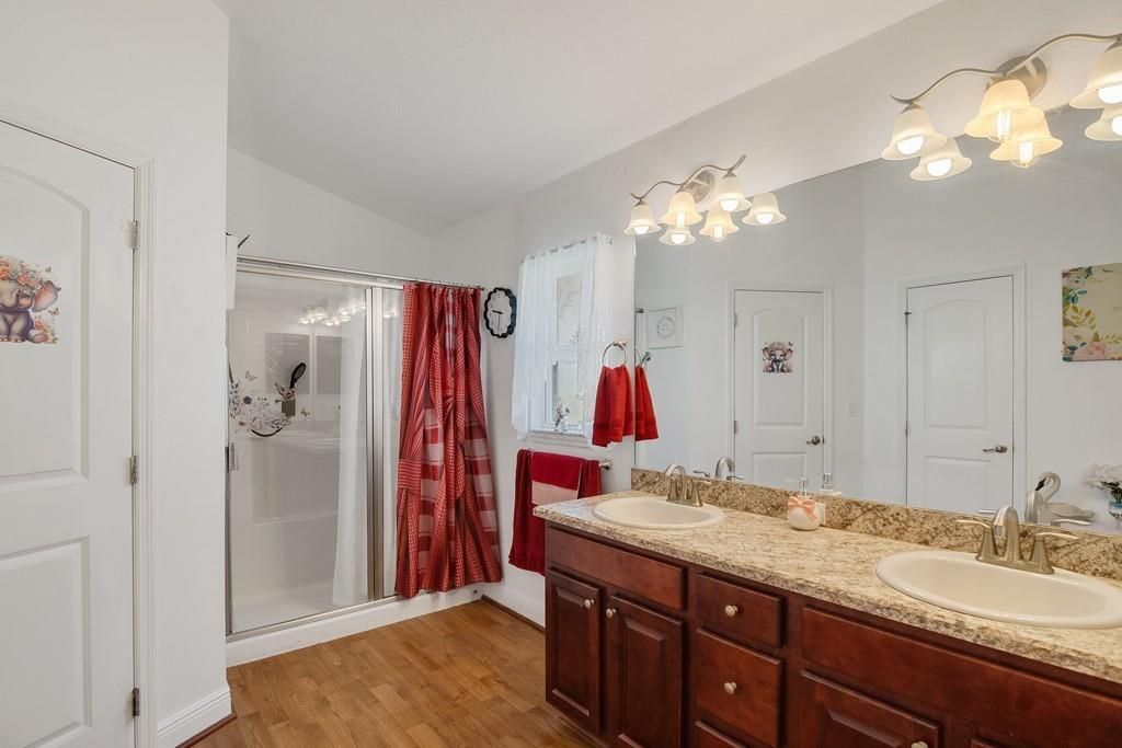 На продажу: $350,000 (3 спален, 2 ванн, 1512 Квадратных фут)