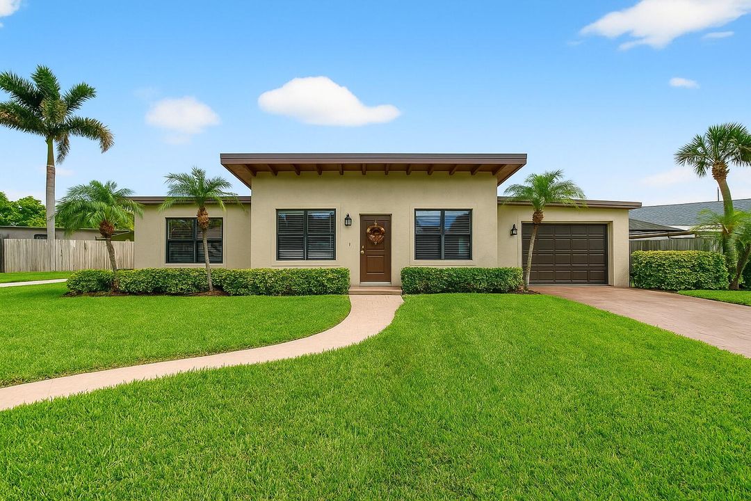 Active With Contract: $1,300,000 (3 beds, 2 baths, 1573 Square Feet)