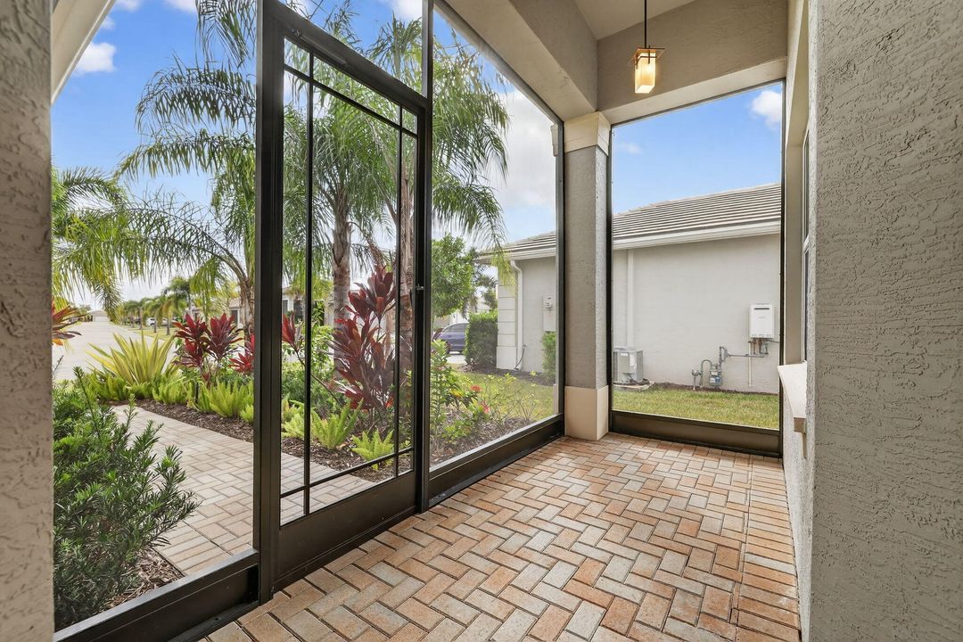 Active With Contract: $545,000 (3 beds, 2 baths, 2064 Square Feet)