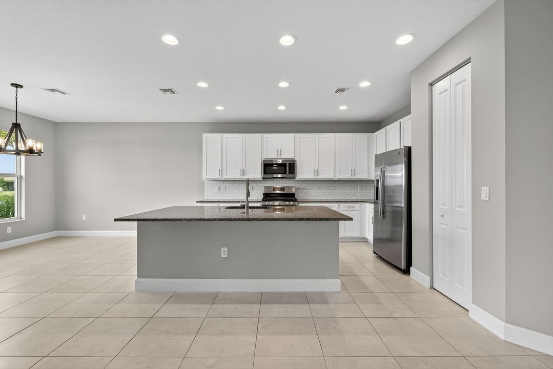 Active With Contract: $545,000 (3 beds, 2 baths, 2064 Square Feet)