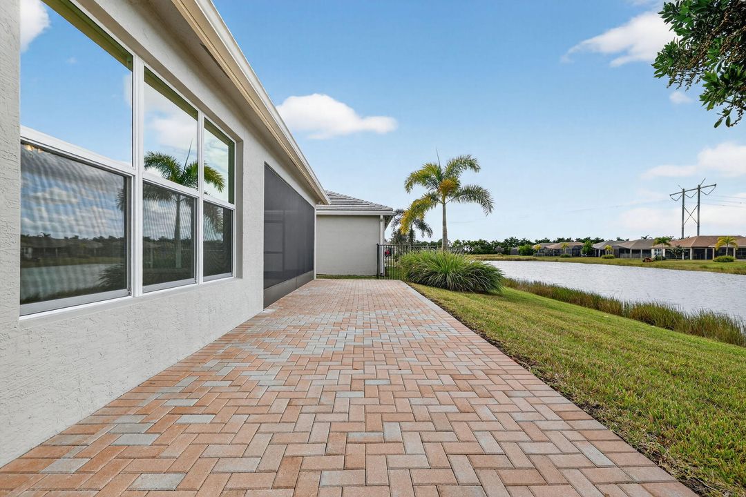 Active With Contract: $545,000 (3 beds, 2 baths, 2064 Square Feet)