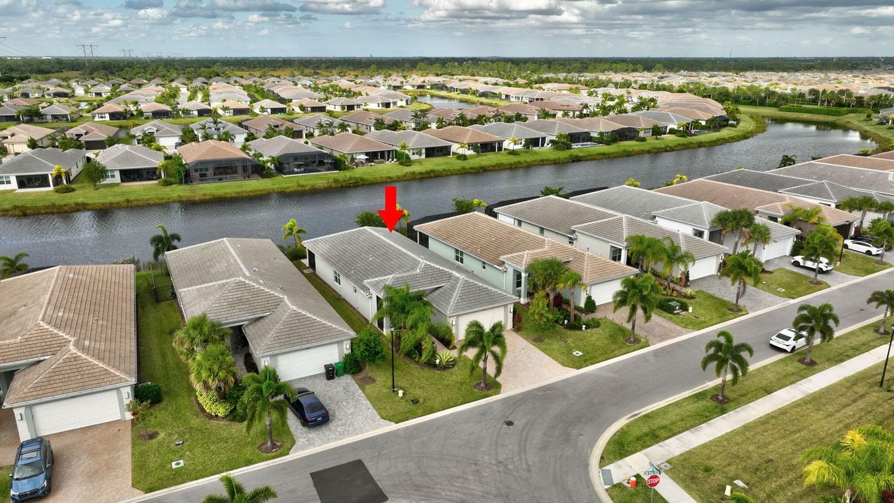 Active With Contract: $545,000 (3 beds, 2 baths, 2064 Square Feet)